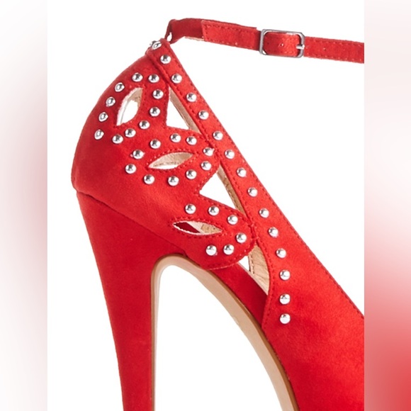 Red Heels - Picture 2 of 4